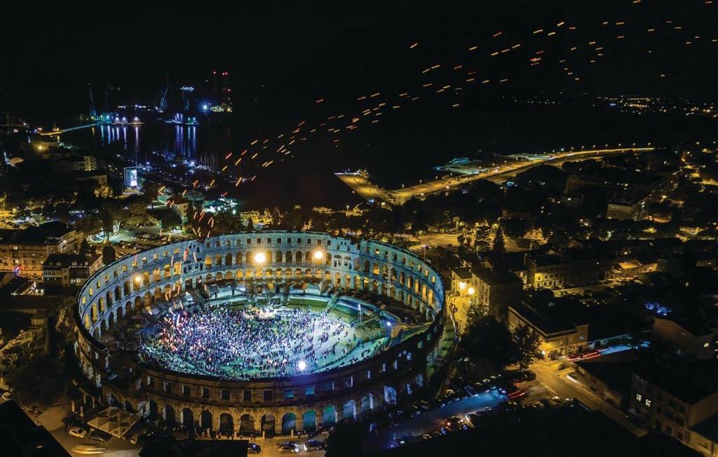Apartmani Valdebek Pula Bagian luar foto
